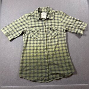 Sonoma Life + Style Plaid Button up short sleeve shirt - Women’s Medium